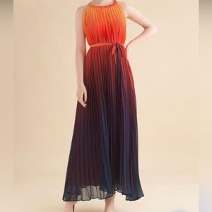 Chicwish SPLENDOR OF THE SUNSET GRADIENT PLEATED MAXI DRESS. Size XS/S.